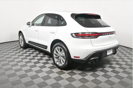 2025 Porsche Macan Base
