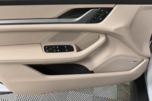 2025 Porsche Taycan RWD