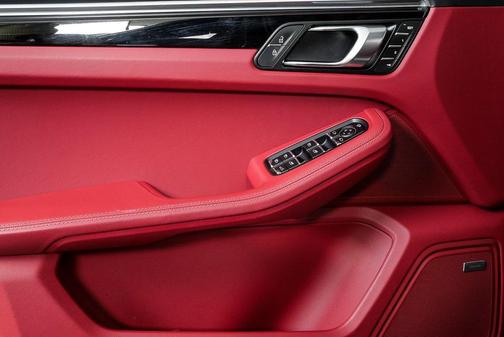 2024 Porsche Macan AWD