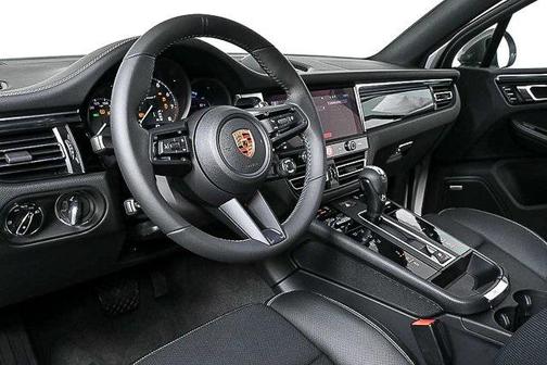 2024 Porsche Macan AWD