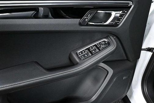 2024 Porsche Macan AWD