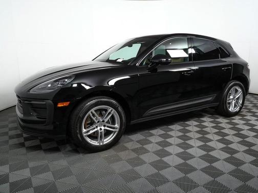2022 Porsche Macan AWD