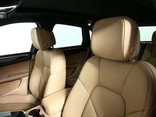 2022 Porsche Macan AWD