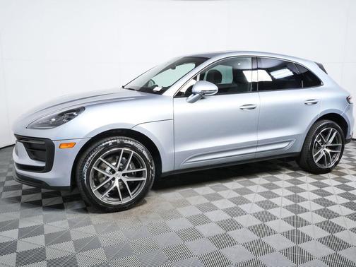 Dolomite Silver Metallic 2026 Porsche Macan Macan