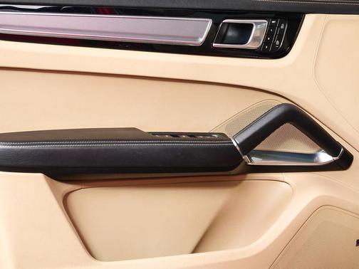 2023 Porsche Cayenne Turbo