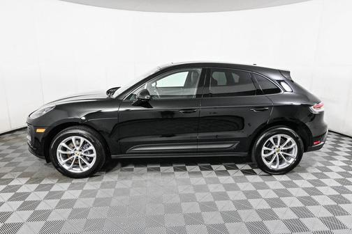2025 Porsche Macan AWD