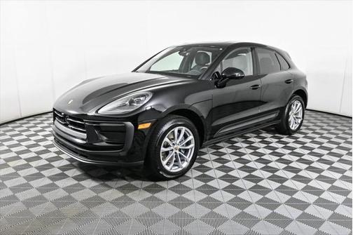 2025 Porsche Macan Base