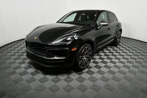 2023 Porsche Macan Base