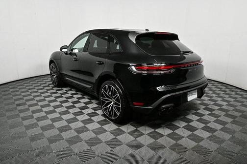 2023 Porsche Macan Base