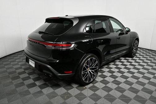 2023 Porsche Macan Base