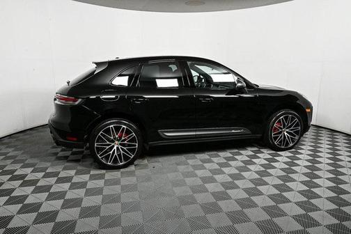 2023 Porsche Macan Base