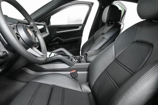 2025 Porsche Cayenne AWD