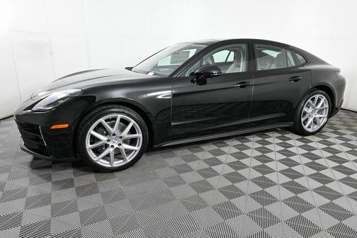 2025 Porsche Panamera RWD