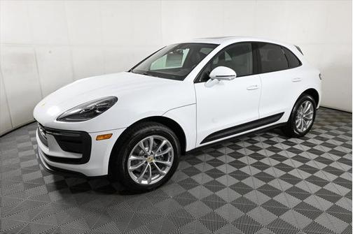 2025 Porsche Macan Base