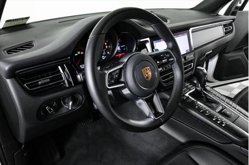 2021 Porsche Macan Base