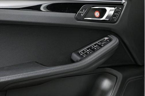 2021 Porsche Macan Base
