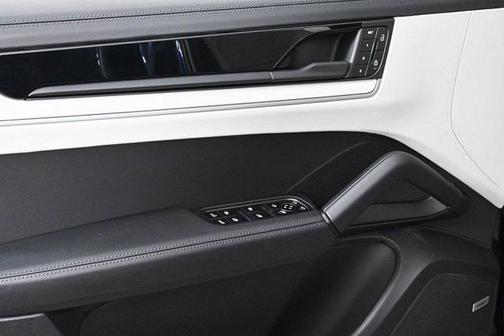 2025 Porsche Cayenne S