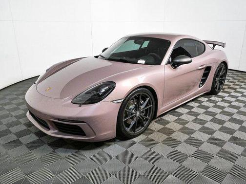 Frozen Berry Metallic 2022 Porsche 718 Cayman T