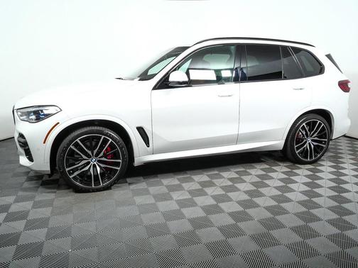 2022 BMW X5 M50i