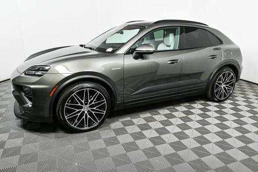 2024 Porsche Macan Base