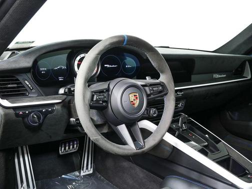 2023 Porsche 911 Dakar