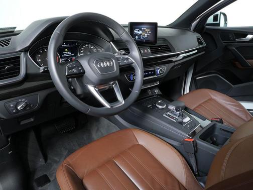 Glacier White 2020 Audi Q5 45 Premium