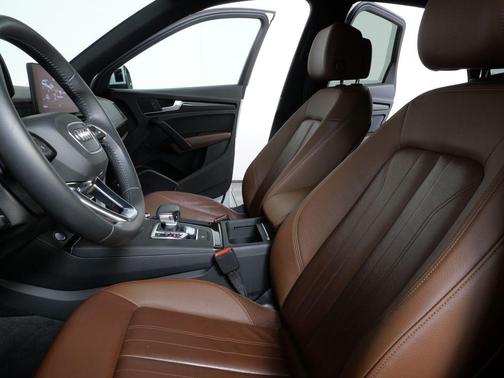 Glacier White 2020 Audi Q5 45 Premium