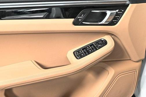 2023 Porsche Macan T