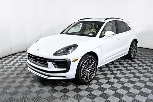 2025 Porsche Macan Base