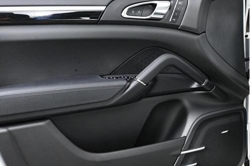 2018 Porsche Cayenne Platinum Edition