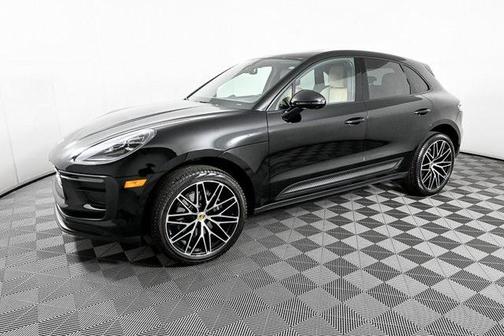 2023 Porsche Macan Base
