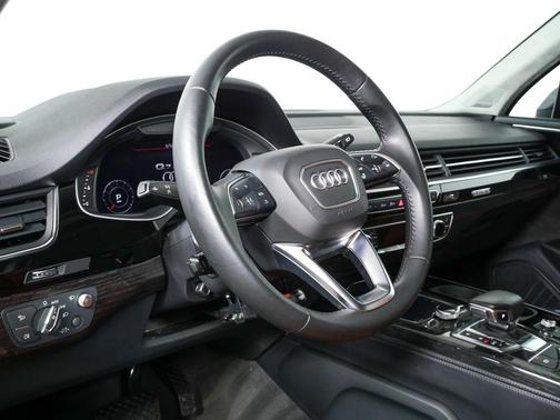 Night Black 2018 Audi Q7 3.0T Prestige