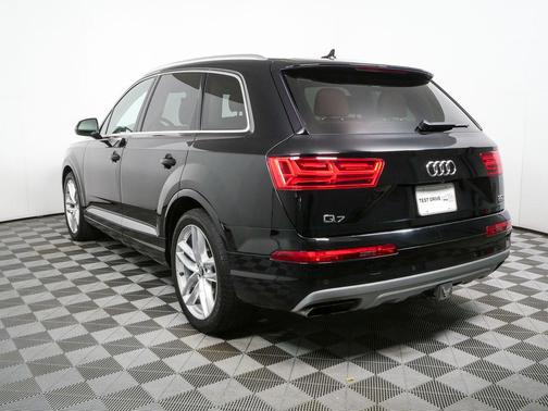 Night Black 2018 Audi Q7 3.0T Prestige