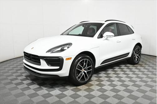 2025 Porsche Macan Base