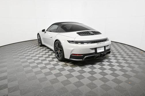 2025 Porsche 911 Targa 4 GTS