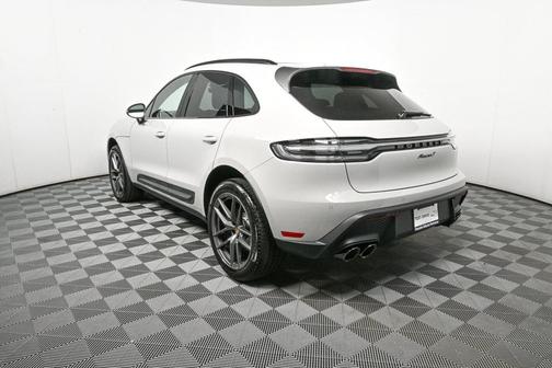 2025 Porsche Macan T