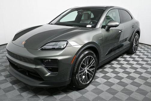 2025 Porsche Macan Base
