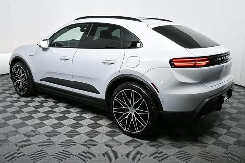 2024 Porsche Macan 4