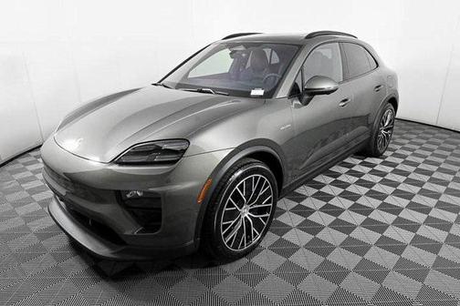 2025 Porsche Macan Base