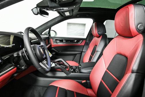 2025 Porsche Cayenne GTS