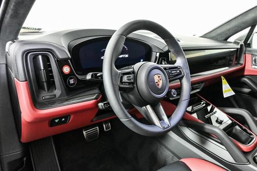 2025 Porsche Cayenne GTS