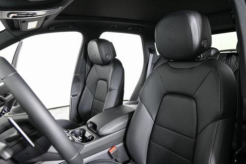 2025 Porsche Cayenne AWD