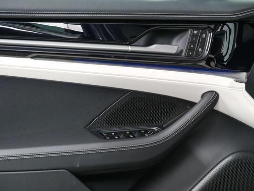 2026 Porsche Panamera 4