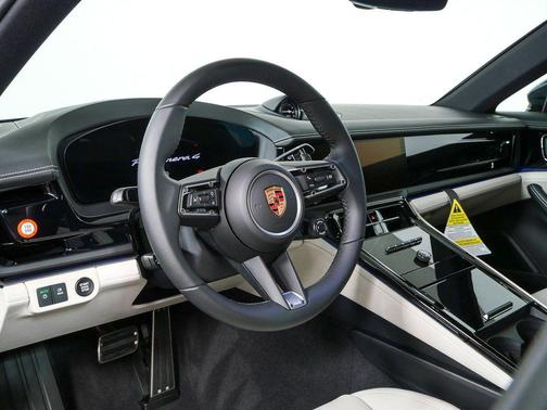 2026 Porsche Panamera 4
