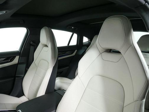 2026 Porsche Panamera 4