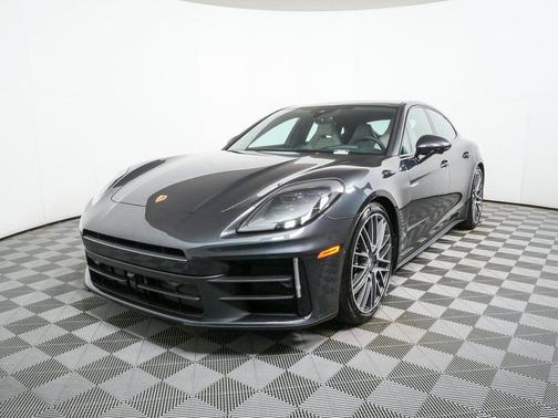2026 Porsche Panamera 4
