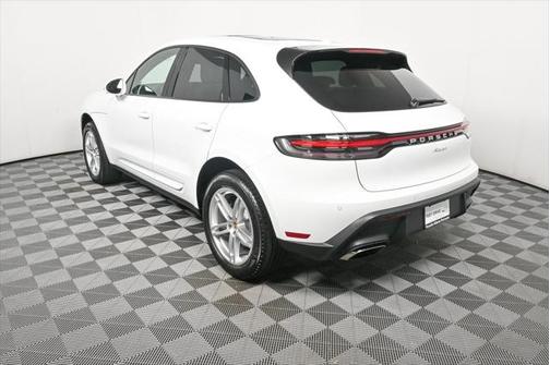 2025 Porsche Macan Base