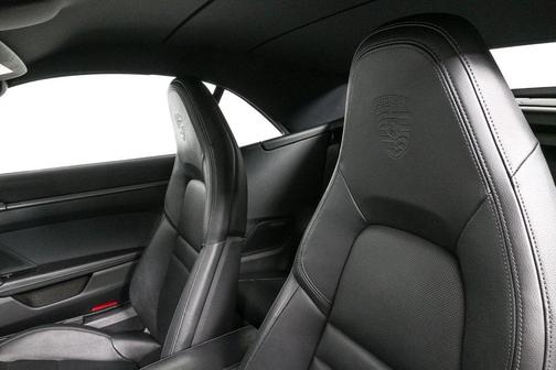 2020 Porsche 911 Carrera