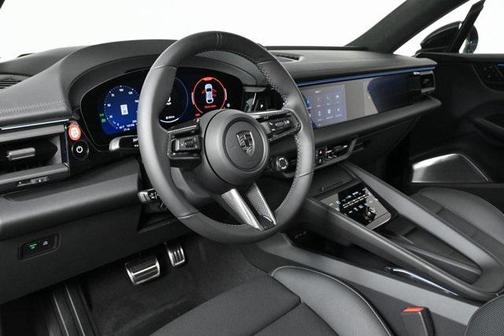 2025 Porsche Macan Turbo