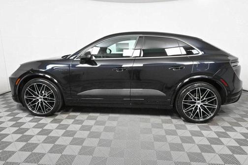 2025 Porsche Macan Turbo